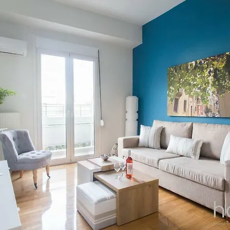 아파트 58sqm Renovated Homm In Agkilis Street *