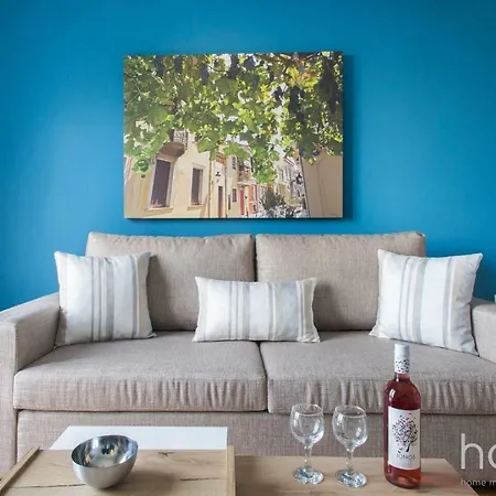 58sqm Renovated Homm In Agkilis Street 아파트